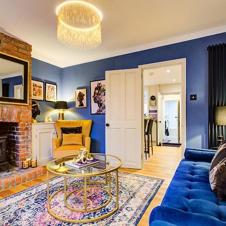 Queens Cottage, Wivenhoe Stylish, Plush, Cosy, Convenient & Quirky, 2X Double Bed Period Cottage Plus Patio - 9 Min Walk Train, 4 Min Walk High Street Pubs, Restaurants, Shops Exterior foto