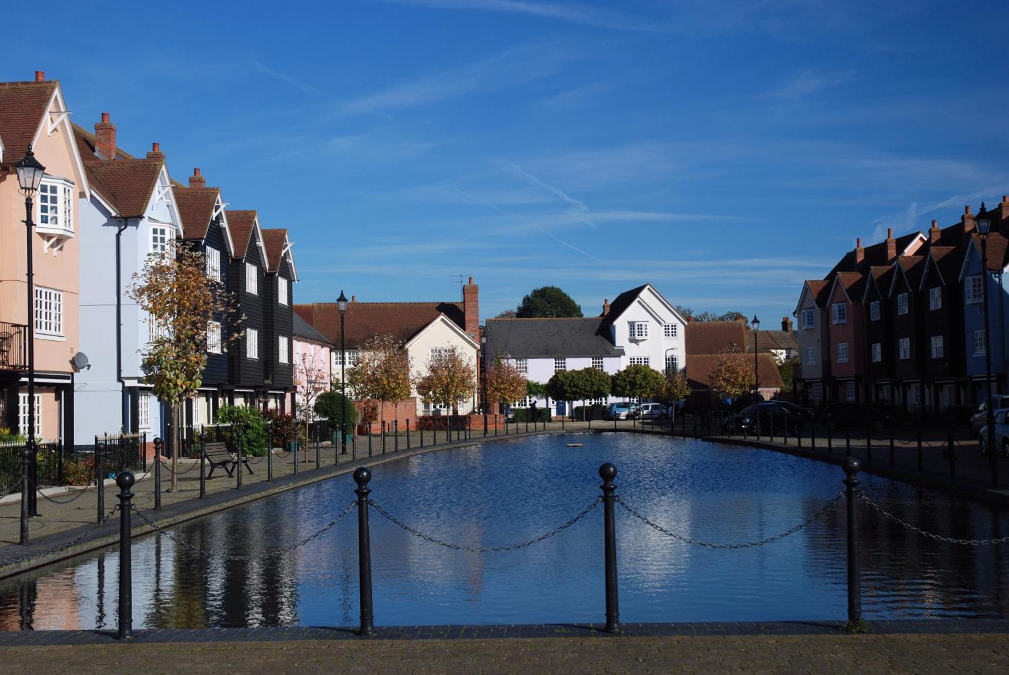 Queens Cottage, Wivenhoe Stylish, Plush, Cosy, Convenient & Quirky, 2X Double Bed Period Cottage Plus Patio - 9 Min Walk Train, 4 Min Walk High Street Pubs, Restaurants, Shops Exterior foto