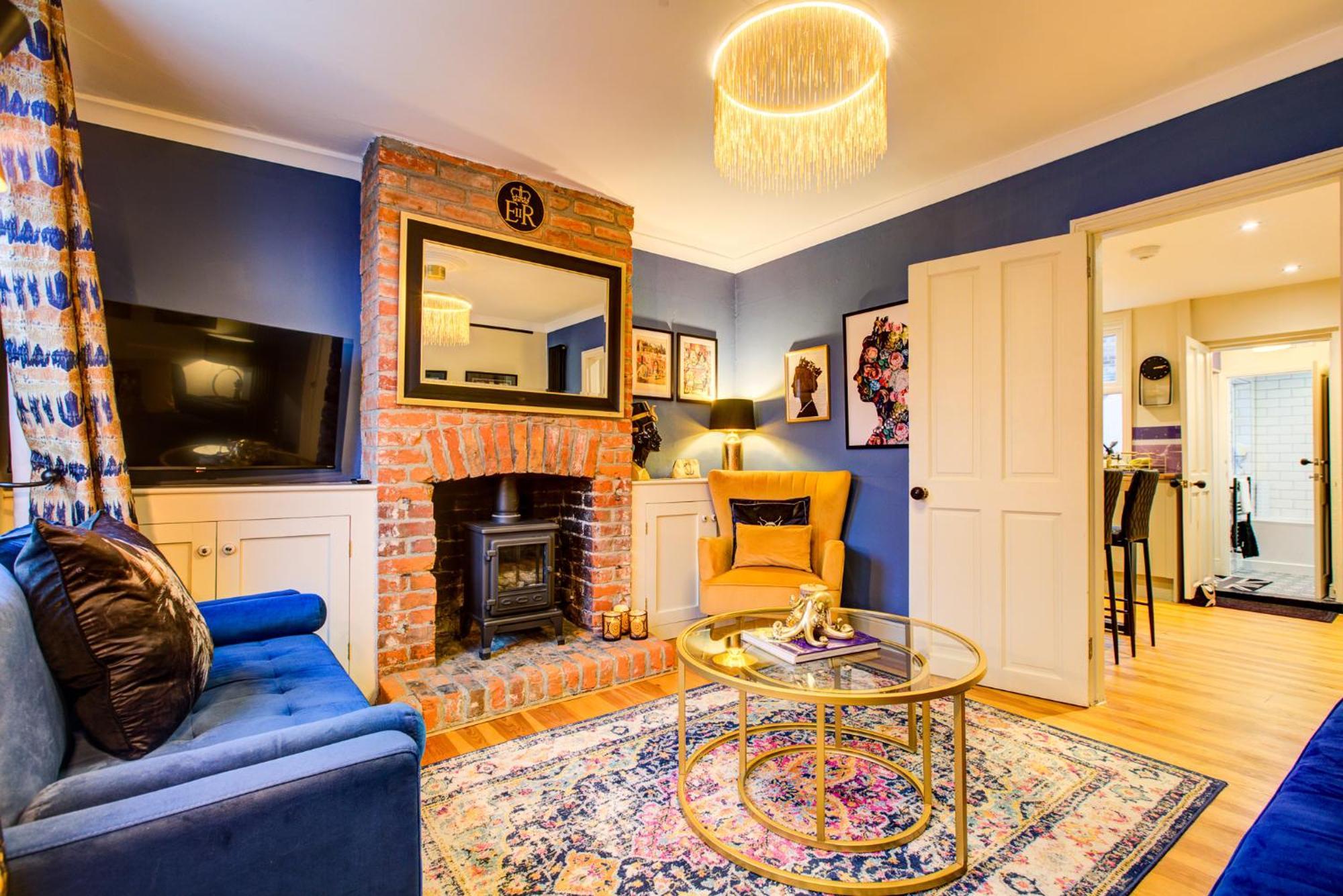Queens Cottage, Wivenhoe Stylish, Plush, Cosy, Convenient & Quirky, 2X Double Bed Period Cottage Plus Patio - 9 Min Walk Train, 4 Min Walk High Street Pubs, Restaurants, Shops Exterior foto