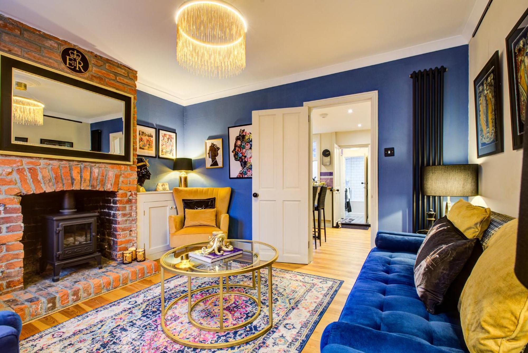 Queens Cottage, Wivenhoe Stylish, Plush, Cosy, Convenient & Quirky, 2X Double Bed Period Cottage Plus Patio - 9 Min Walk Train, 4 Min Walk High Street Pubs, Restaurants, Shops Exterior foto